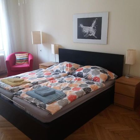 וינה Geraeumige Zentrumsnahe Altbauwohnung מראה חיצוני תמונה