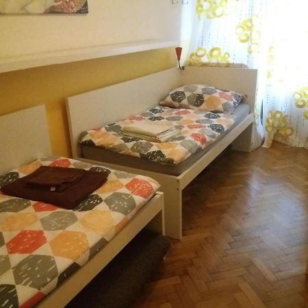 וינה Geraeumige Zentrumsnahe Altbauwohnung מראה חיצוני תמונה