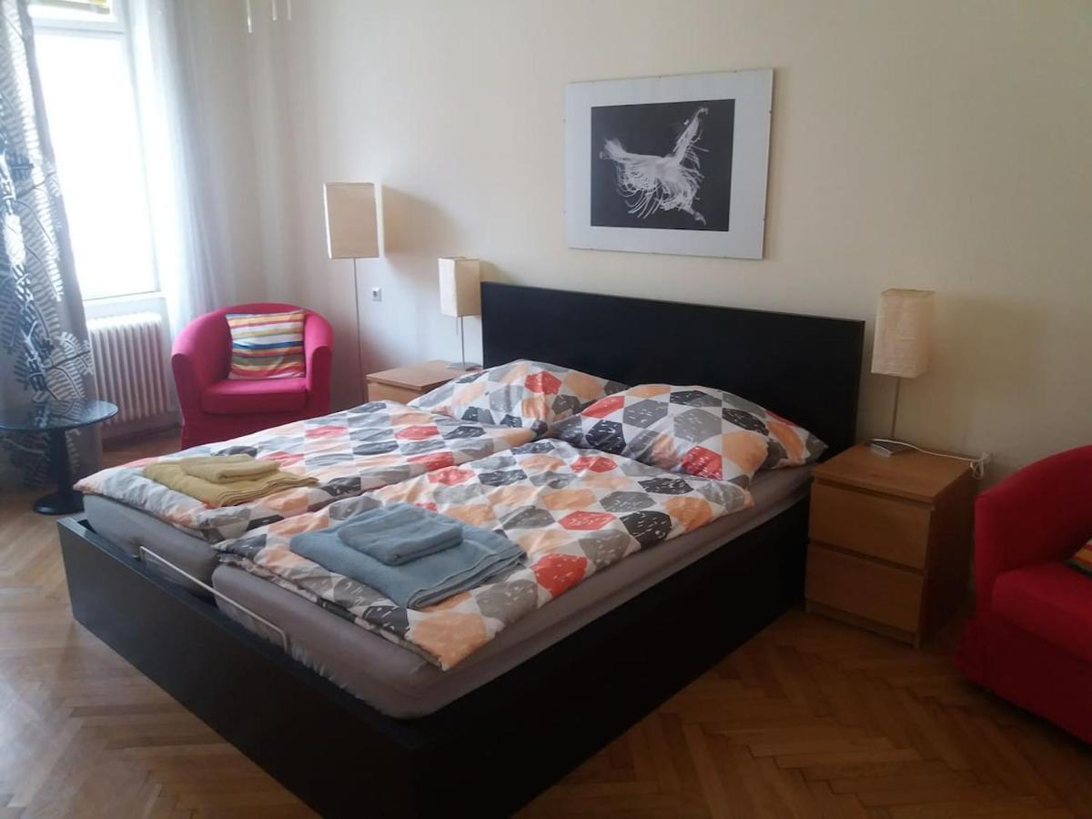 וינה Geraeumige Zentrumsnahe Altbauwohnung מראה חיצוני תמונה