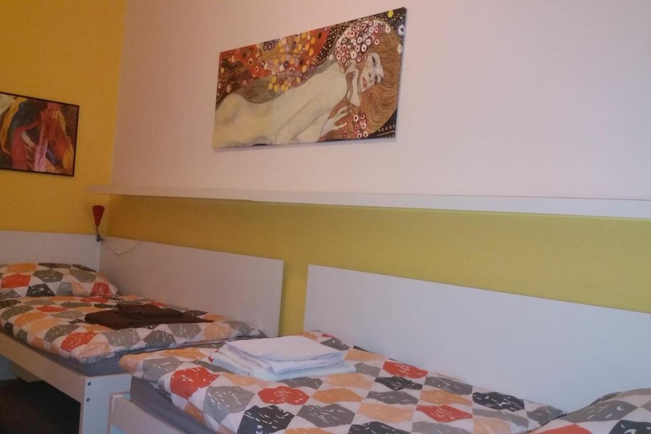 וינה Geraeumige Zentrumsnahe Altbauwohnung מראה חיצוני תמונה