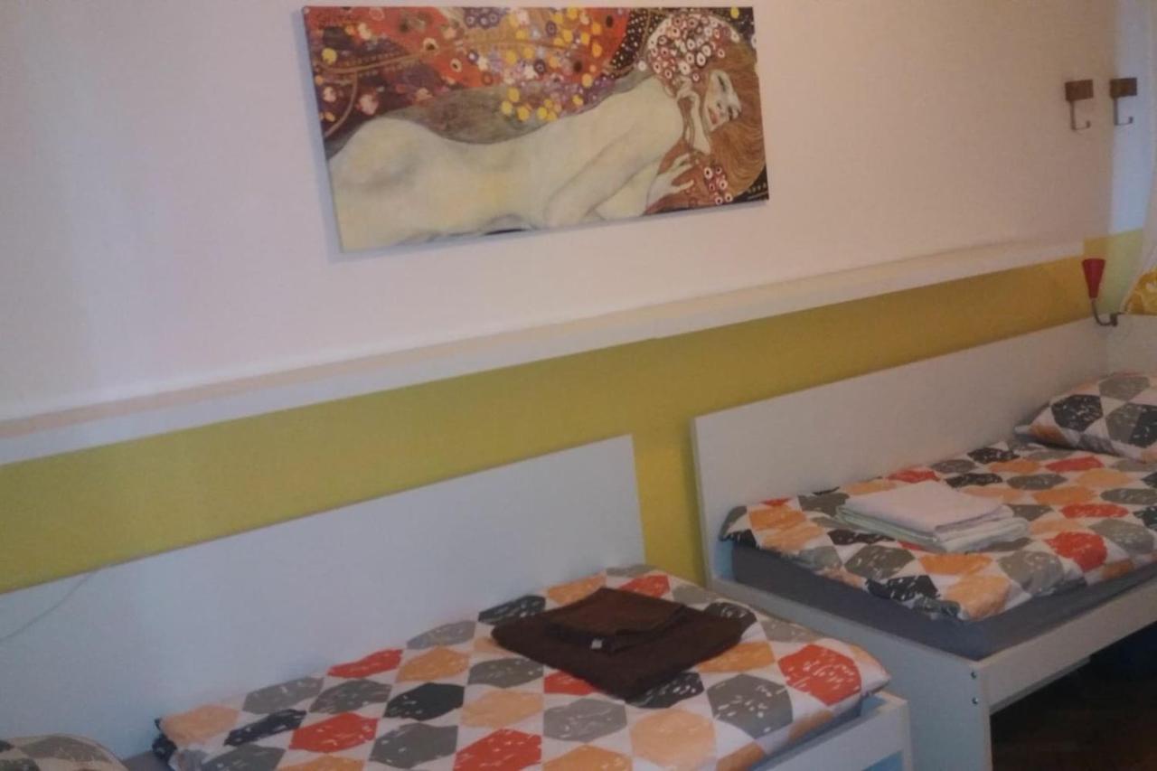 וינה Geraeumige Zentrumsnahe Altbauwohnung מראה חיצוני תמונה