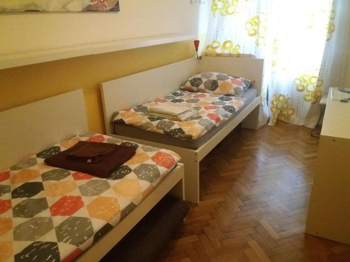 וינה Geraeumige Zentrumsnahe Altbauwohnung מראה חיצוני תמונה